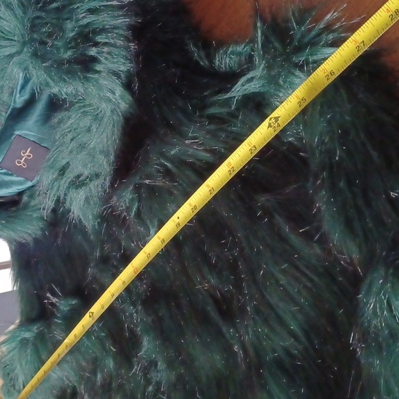 Jessica Simpson  fuzzy  vest - Picture 6 of 12